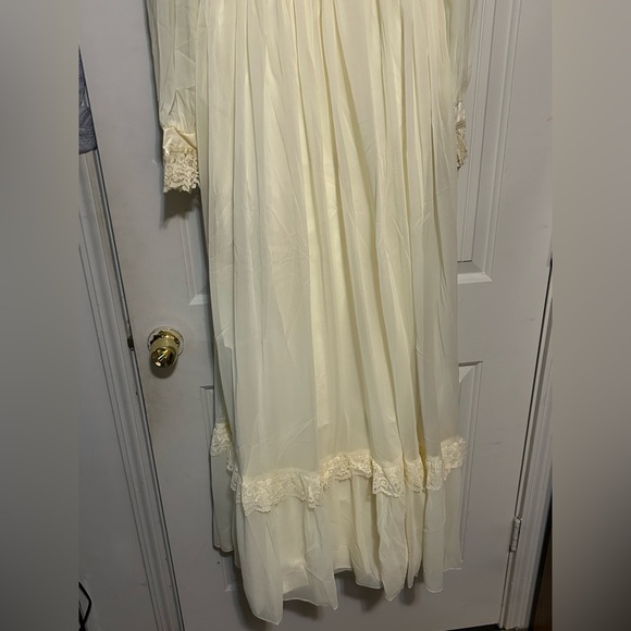 Vintage Cream Lace Dress - Picture 6 of 14